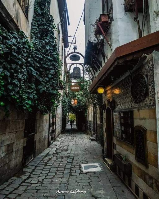 الحارات القديمة (متل باب توما وباب شرقي)