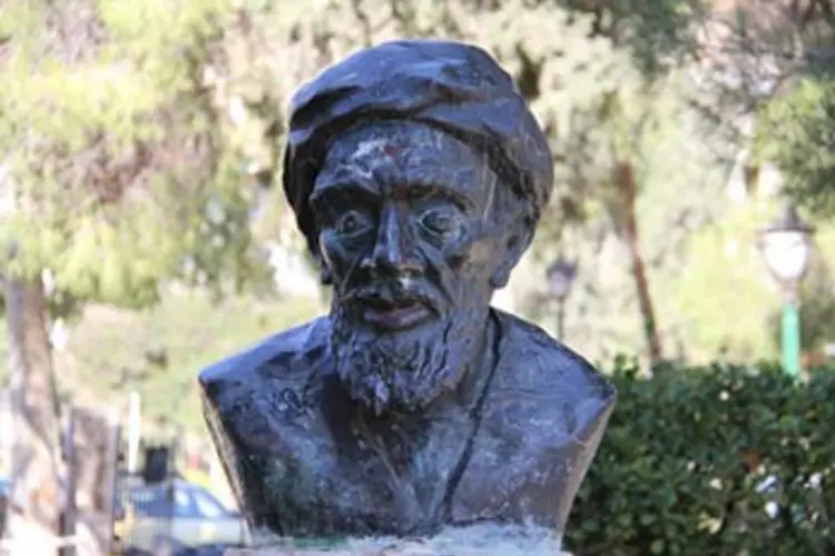 AL Jahez Park تمثال الجاحظ بالحديقة